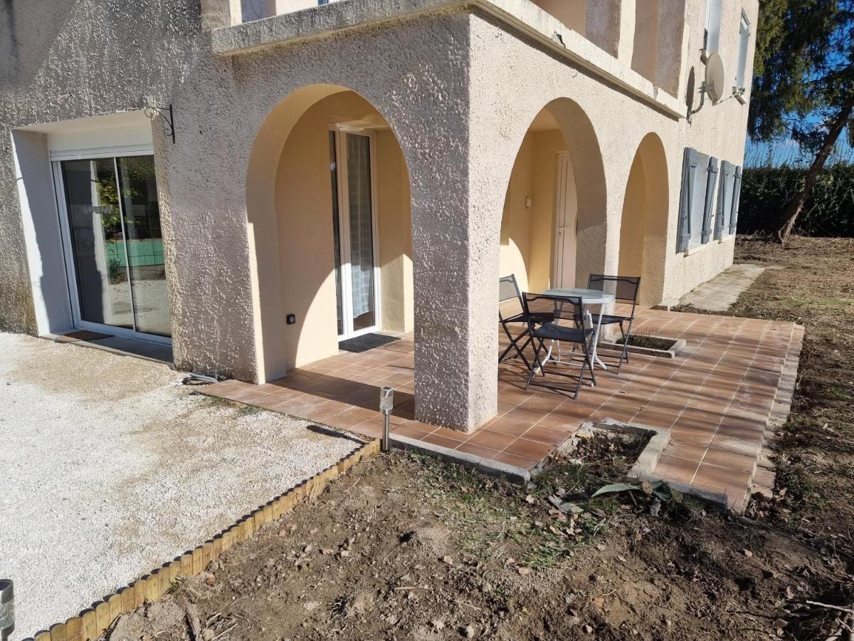 Le Petit Meas Superbe Appartement Au Calme. Pierrelatte Exterior photo